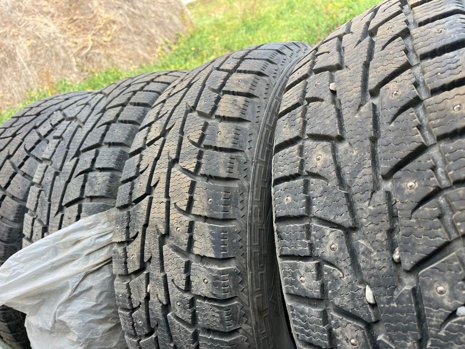 Зимние шины 235/60R18