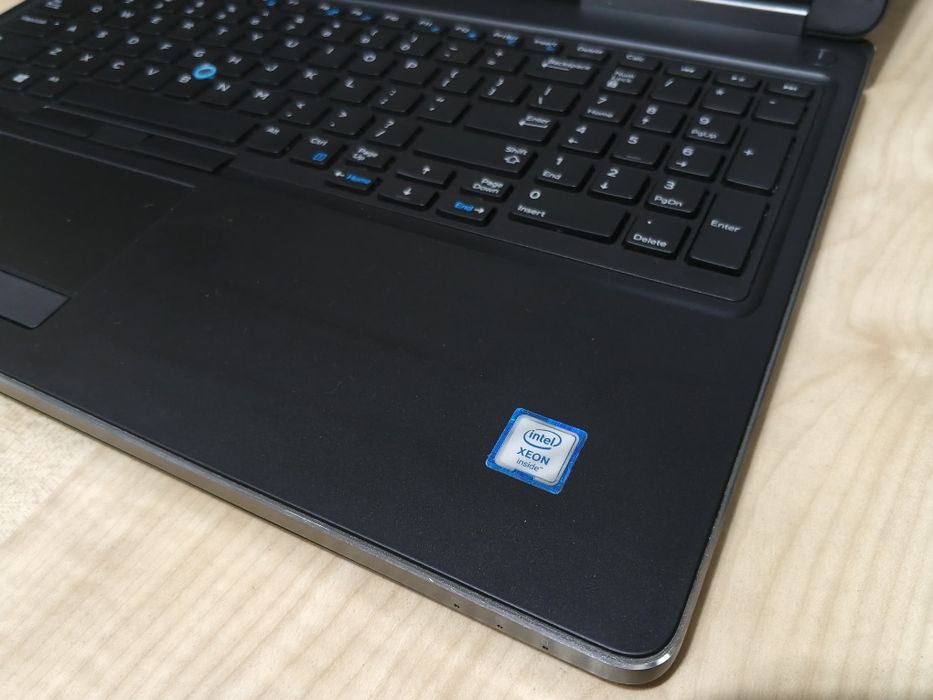 DELL Precision 7510 15,6"IPS FHD/Xeon E3/8GB DDR4/500GB SSD/Quadro 2GB