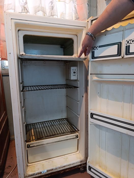 Холодильник Бирюса