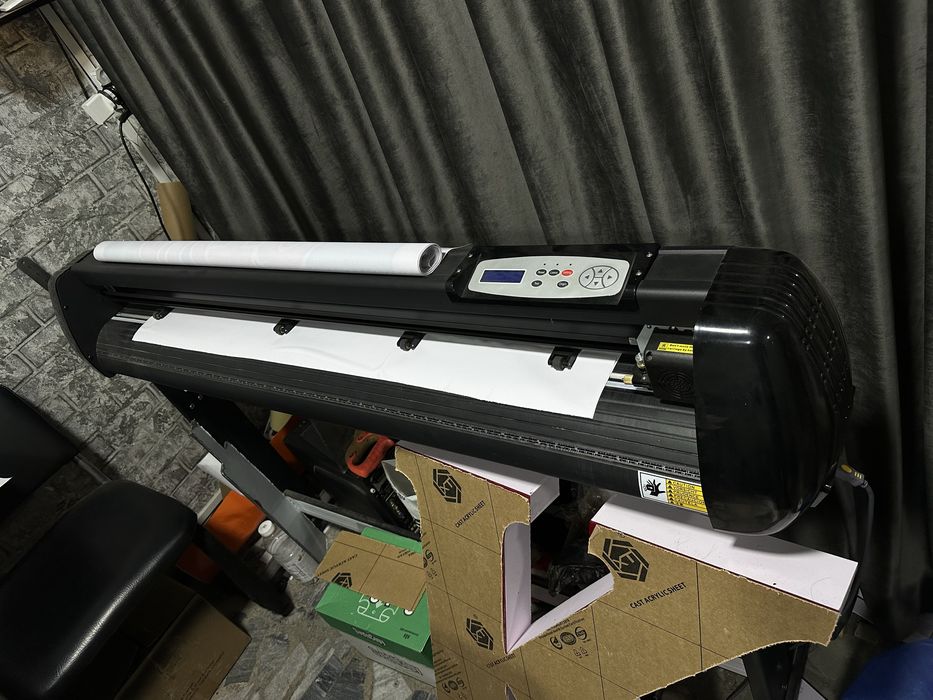 Plotter rezka sotiladi aybi yuq ishlaganiga 8 oy boʻlgan yangi turipti