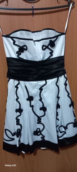 Нарядное платье 40  размер.