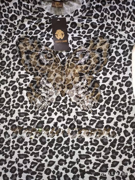 Продам  футболку со стразами