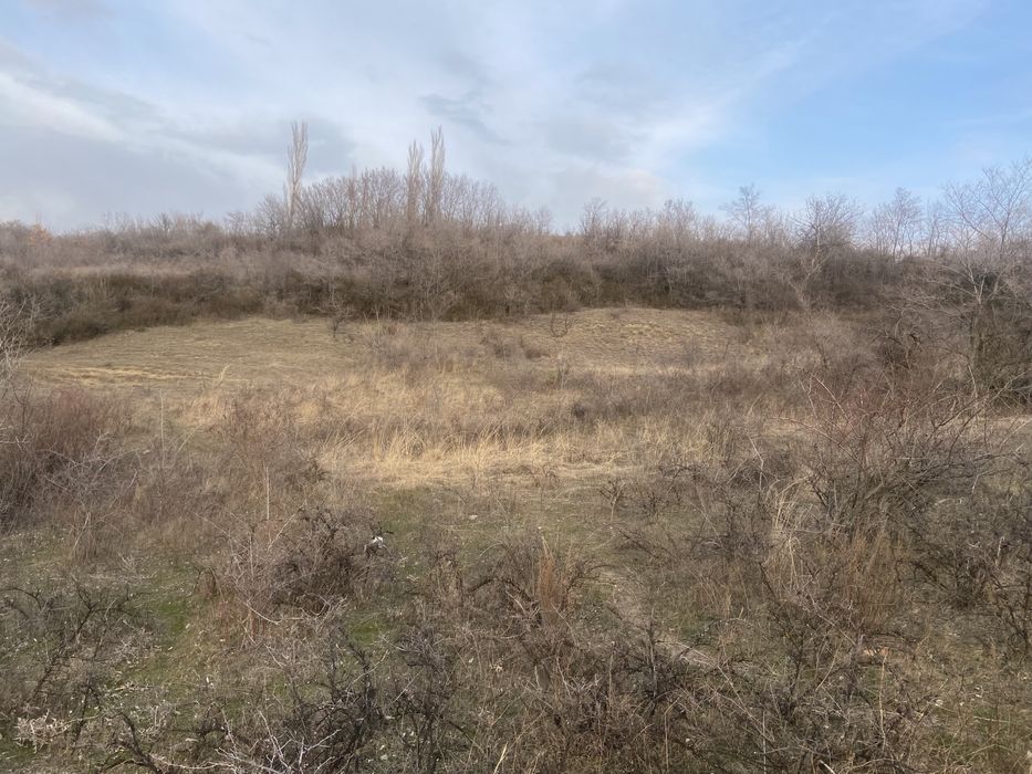 Продавам земя