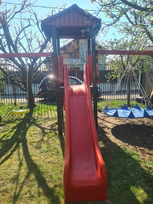 Vand loc de joaca pentru copii