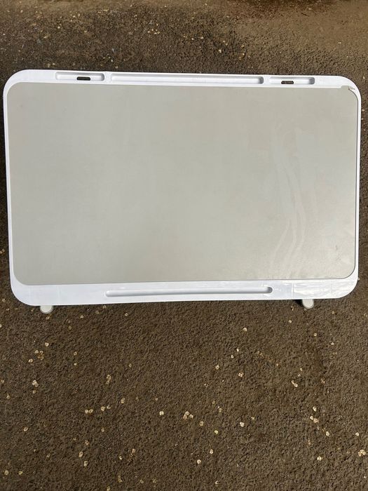 Детский столик письменный