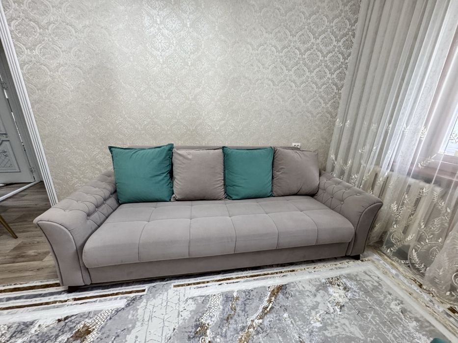 Диван с кресломи