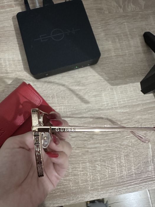 Guess - (слънчеви очила)