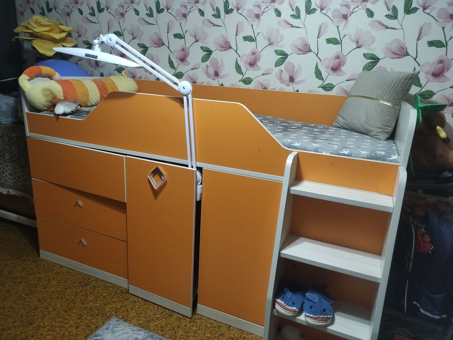 Продаю детский спальный гарнитур