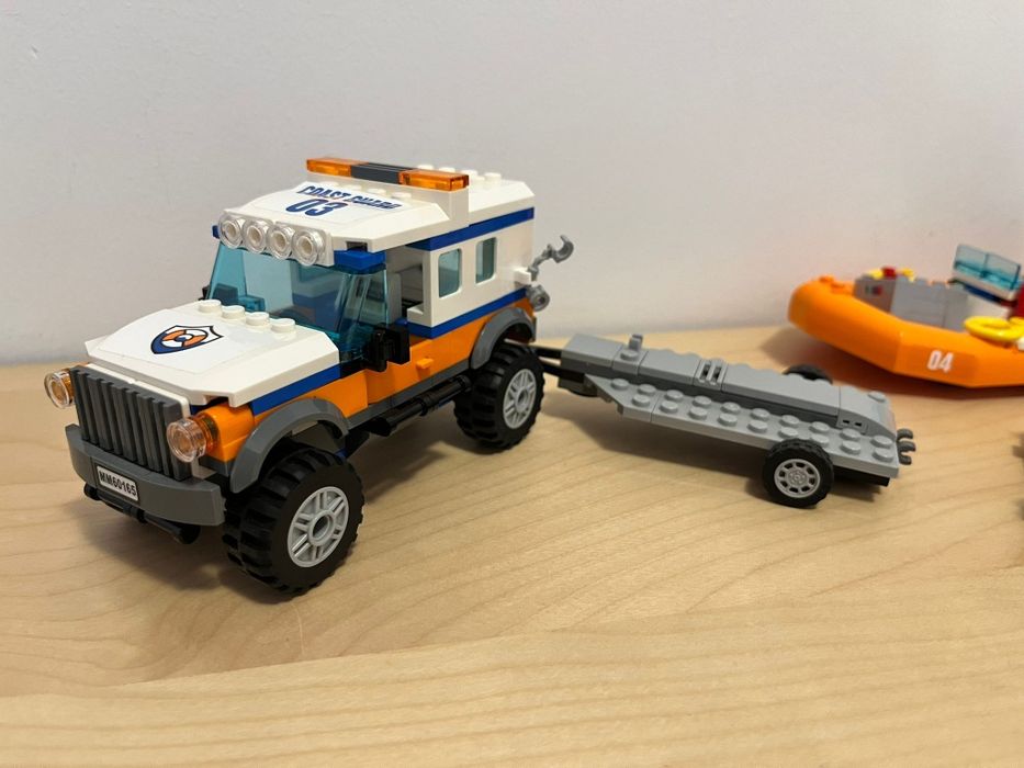 Lego City Unitatea de intervenție 4 x 4