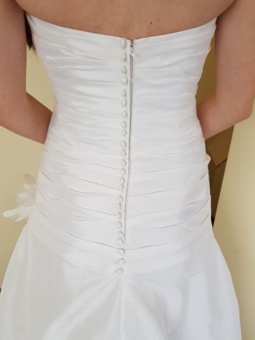 Vand rochie de mireasa noua