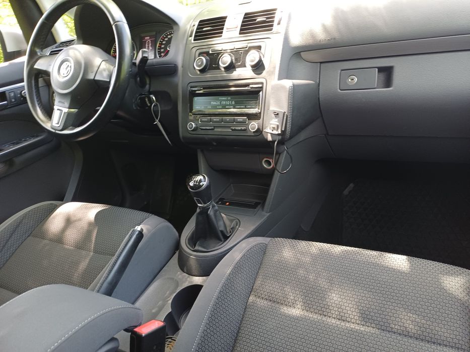 VOLKSWAGEN Touran 2013 — imagine 5