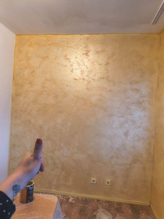 Lucrez la Domiciliu cu Vopsea Decorativa