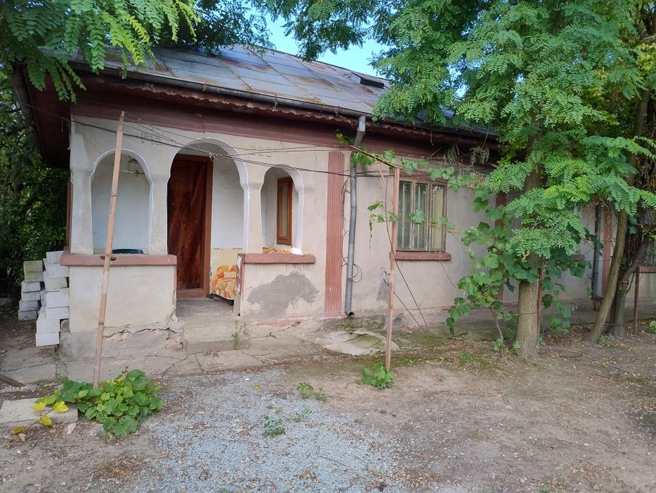 De vânzare casa bătrânească in comuna Grădiștea jud Călărași teren de 1000m