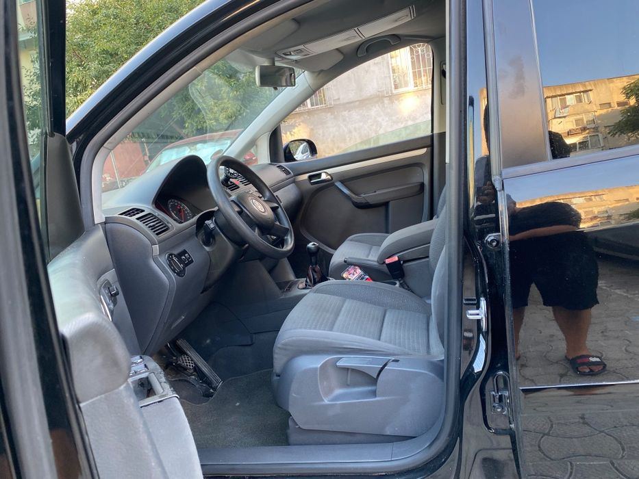 Vând vw Touran 1.6 benzina stare foarte bună