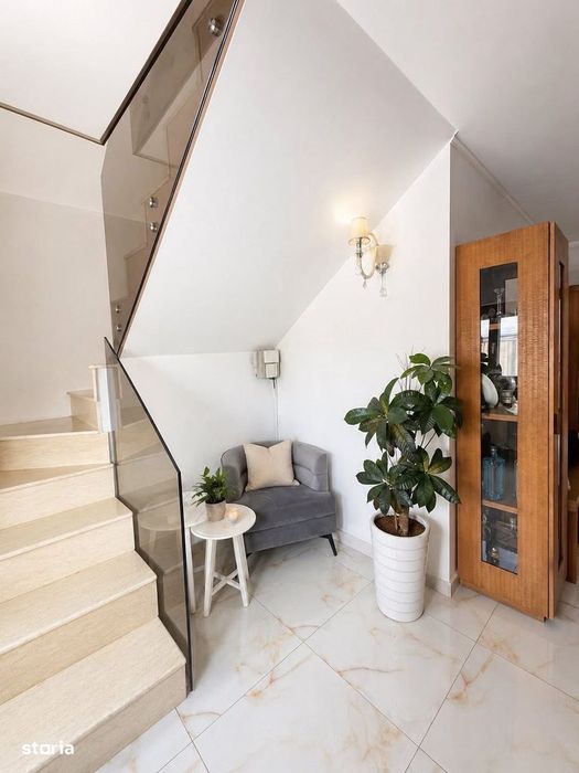 DE VANZARE  Casa P+1+M  220 mp utili  Navodari  Str Muzicii