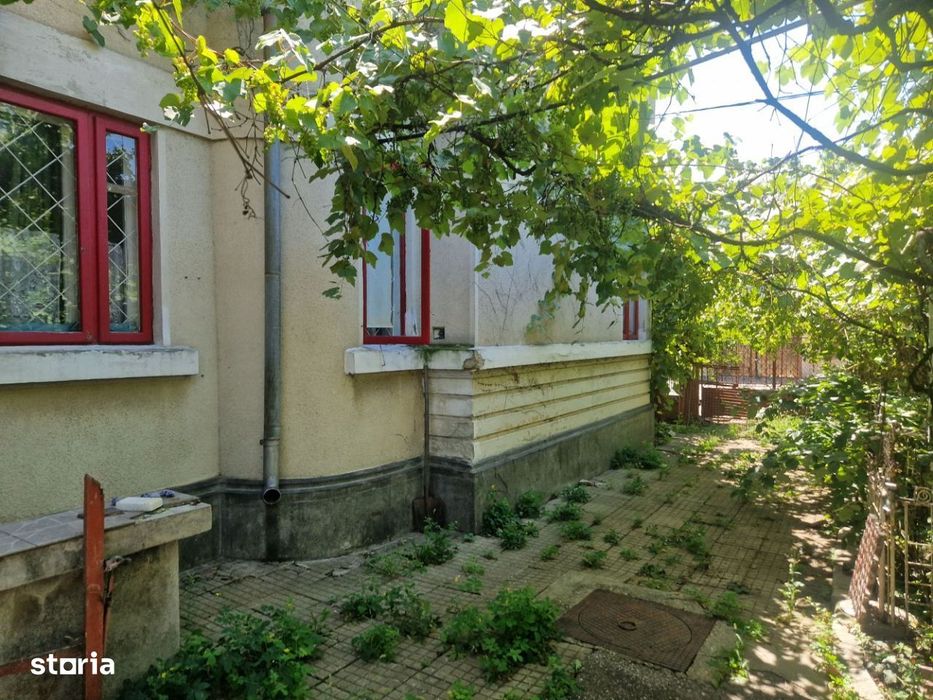 Cafrom Imobiliare - Semicentral "Pomul Verde"- Imobil de Vanzare