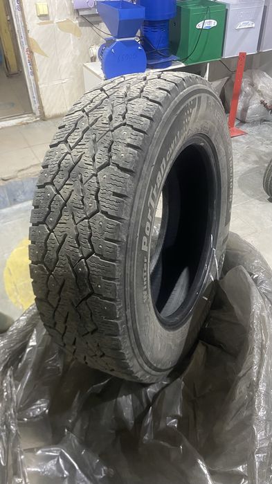 Продам зимние шины 195/70/R15c