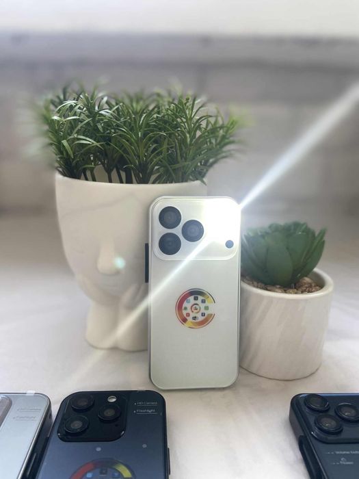 Мини Android смартфон - пълен достъп до приложения,интернет и камера