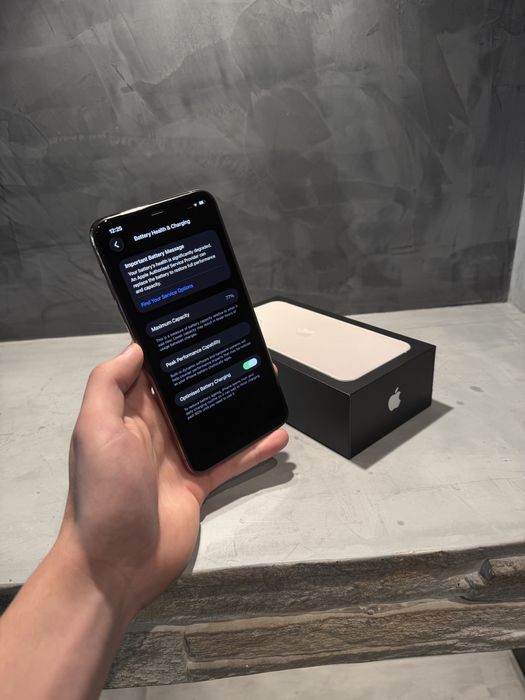 КАТО ЧИСТО НОВ Iphone 11 Pro Max 256 GB