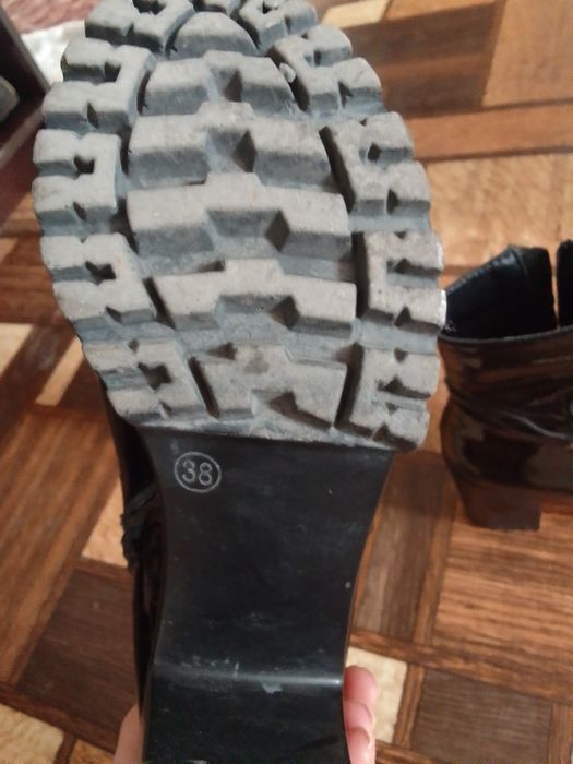 Продам сапожки осень-весна