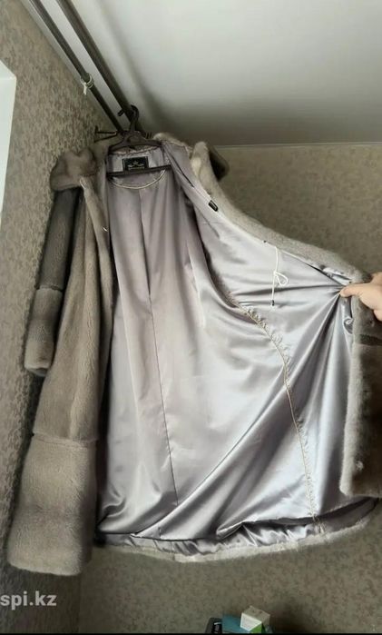 Продам Норковую шубу