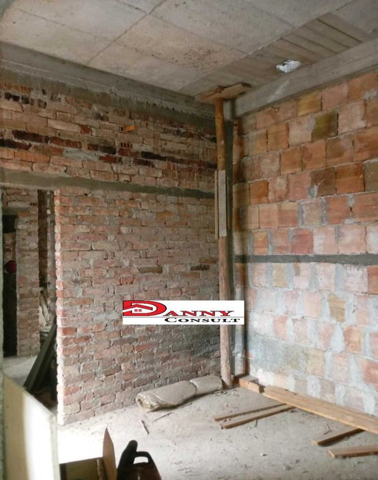 Двуетажна къща за продажба в гр. Плачковци