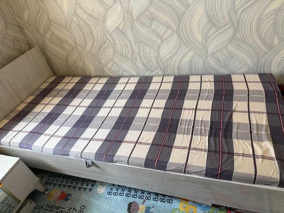 продается 2 кровата по 18тыс