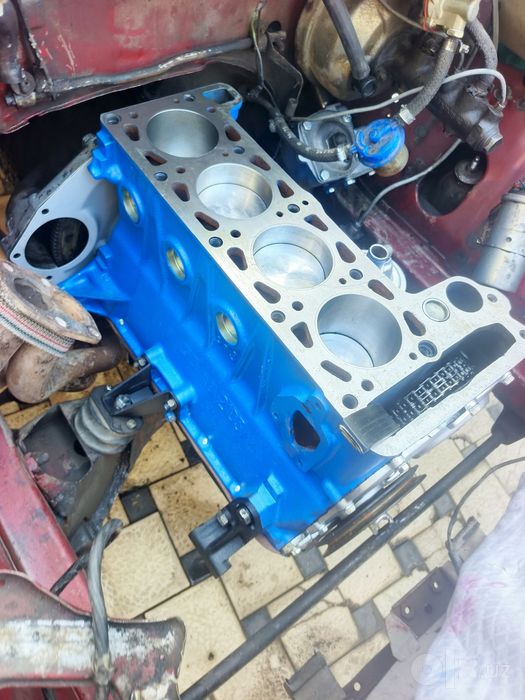 Vaz 2104 sotiladi