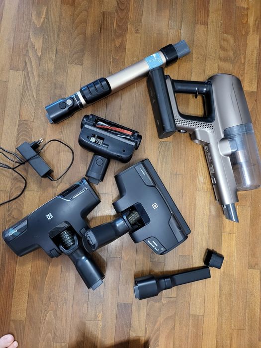 Вертикална прахосмукачка Electrolux Ultimate 800