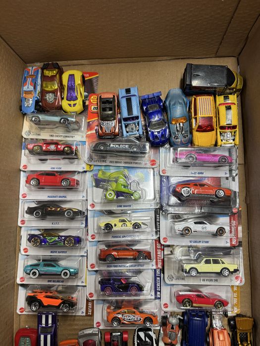 Колички на Hot wheels