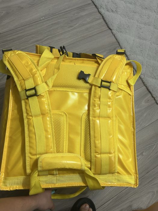 Geanta Glovo ca noua