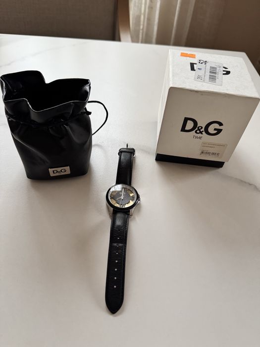 D&G, Moschino часовник