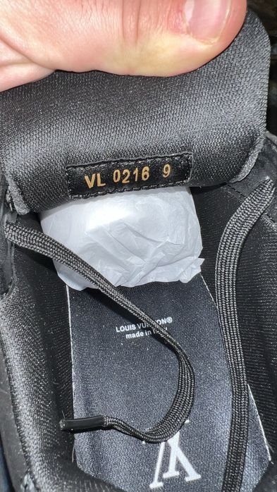 Lv snekers 43 negrii piele