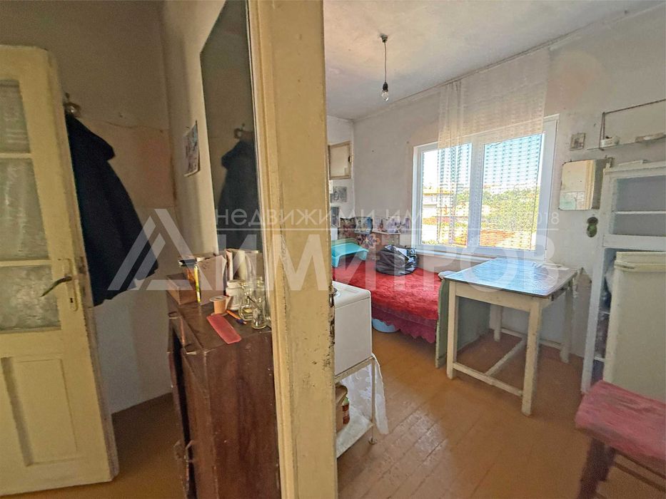 Продава се Къща в Нови пазар - 62 кв.м за 1049 €/кв.м - Снимка #16