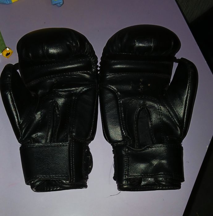 Боксёрские перчатки