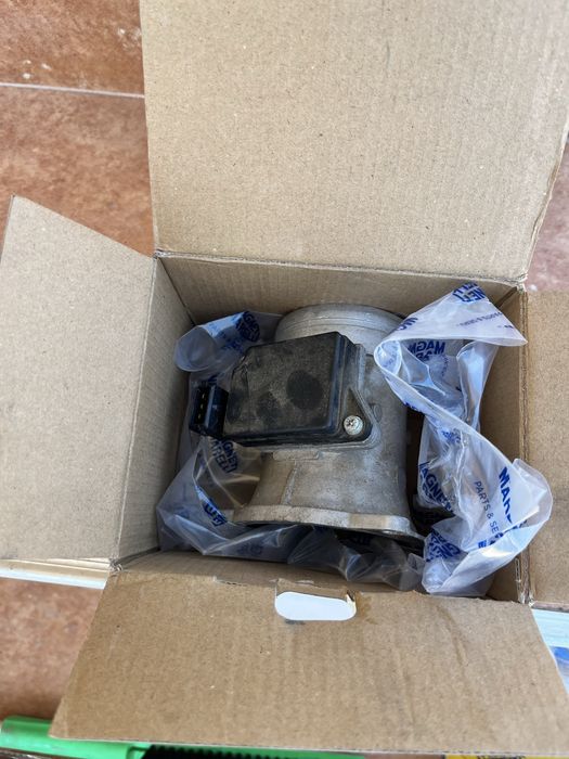 Дроселова клапа и дебитомер VW Golf 3 1.6 AFT