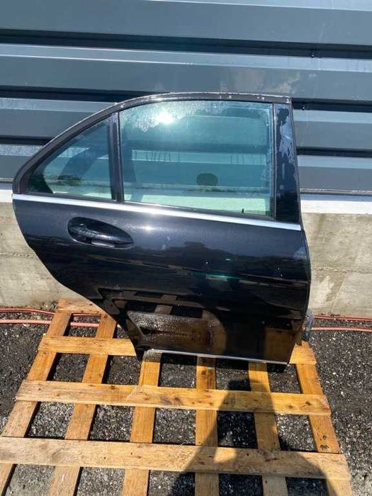 Usa stanga dreapta spate berlina mercedes c class w204 berlina culori