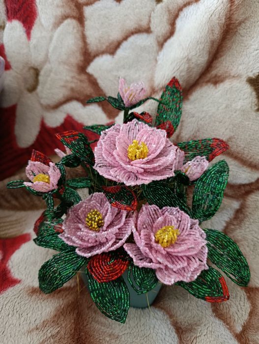 Поделки из бисера продам