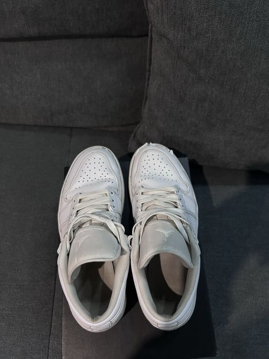 Jordan 1 Low triple white