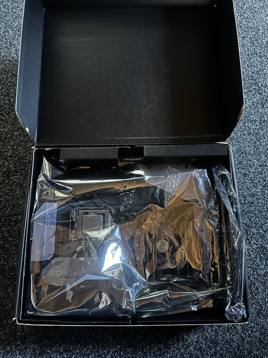 Kit placa de baza asus z370-f + procesor i7 8700 + 16gb ram ddr4 3200