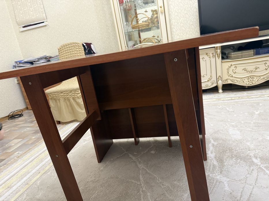 Стол книжка продаю недорого