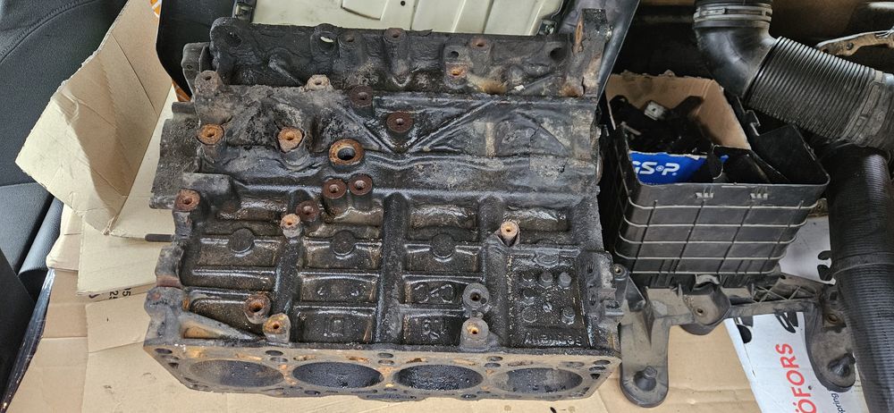 VW PASSAT B6 2.0 TDI 140 коня На Части