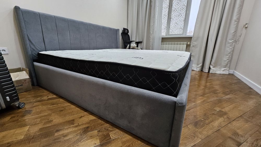 Продам кровать 2х2 с матрасом