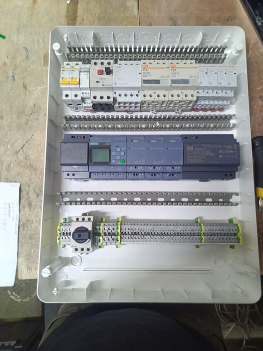 Elektrik shahar kitob