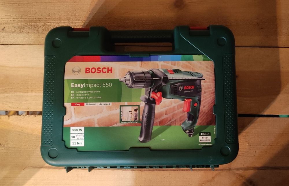 Bosch EasyImpact 550 W - Чисто нова ударна бормашина (в куфар)