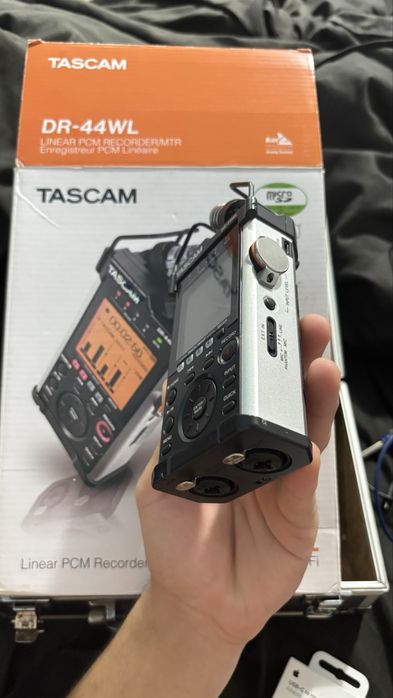 Vand TASCAM DR-44WL este nou nout pret 3000 lei