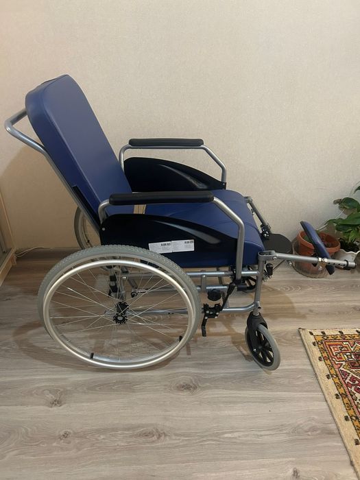 Продам инвалидную коляску