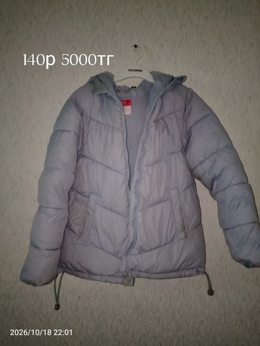 Продам куртки для девочки