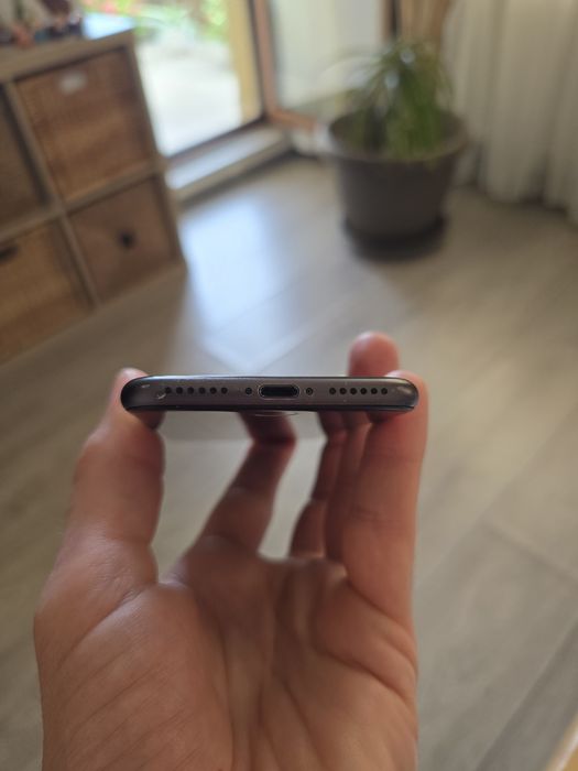 Iphone 8, 64gb, baterie 100%, garantie valabila