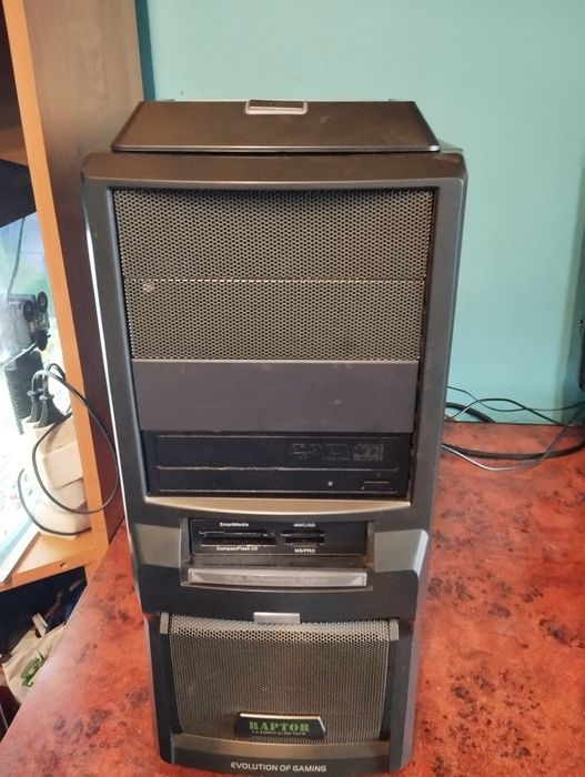 Vând sau schimb Calculator AMD hexa core fx6300 HDD 500gb
